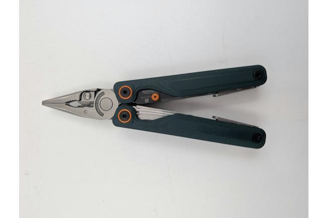 Image for Leatherman Wave Alpha Cascadia 833401 Black DLC MagnaCut, Green G10, multi-tool