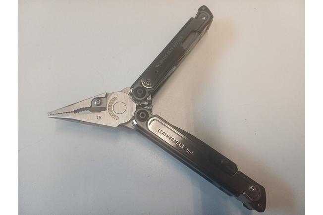 Bild für Leatherman ARC 833076 Black Silver, Black DLC CPM MagnaCut, Multitool