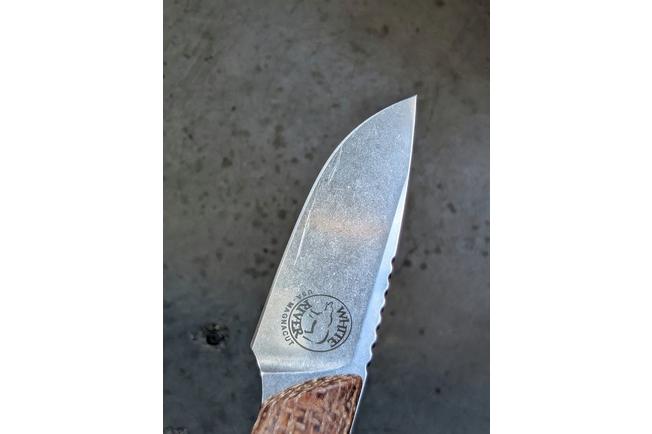 Image pour White River Knives Axiom WRSS-AXM-BNA Stonewashed Magnacut, Natural Burlap Micarta, couteau de chasse, Smith and Sons design