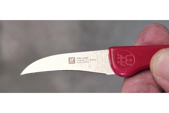 Image pour Zwilling J.A. Henckels - Éplucheur (rouge, lame courbée)