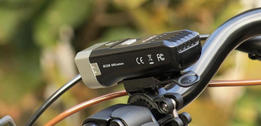 Fenix BC25R éclairage vélo rechargeable