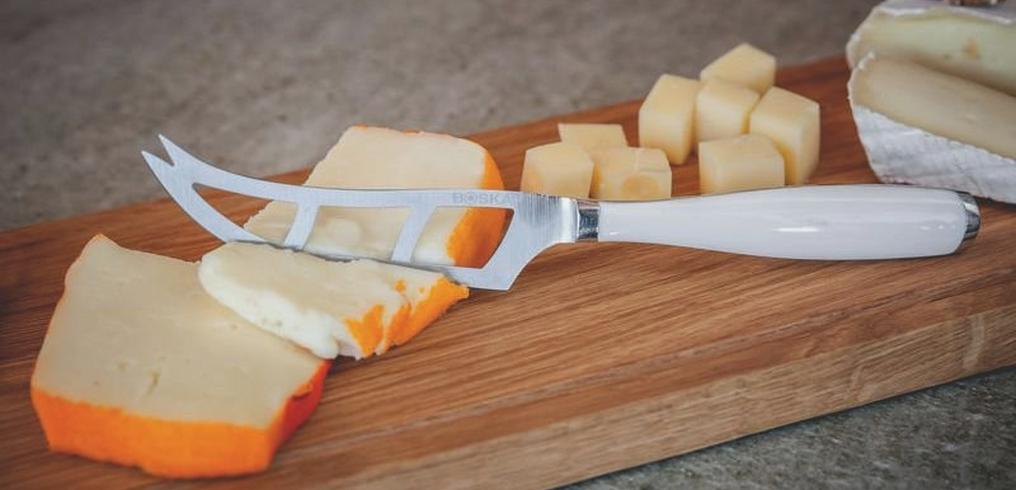 Cuchillos para queso: ¿Cómo se usa cada tipo?