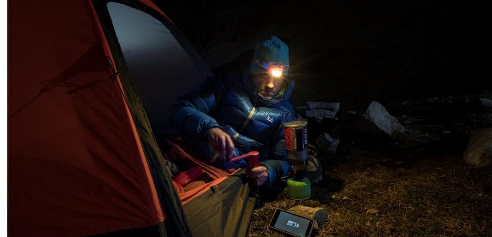 8 Camping Gadgets, die wir unterwegs immer dabei haben