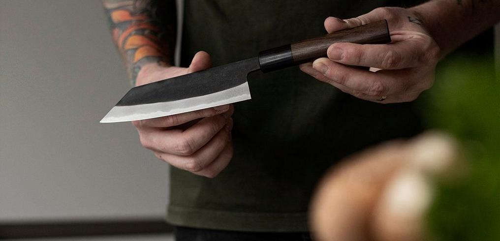 Steel types for kitchen knives