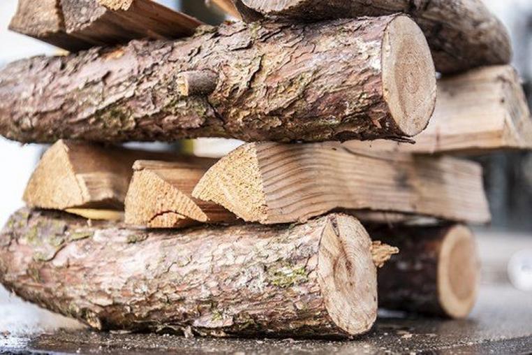Schadelijk zag Voordracht Zelf hout kloven voor een heerlijk warm haardvuur? Wij vertellen je hoe.