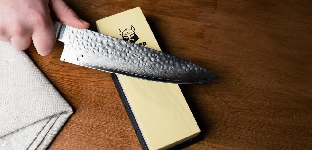 How do you use a sharpening stone? Video tutorial