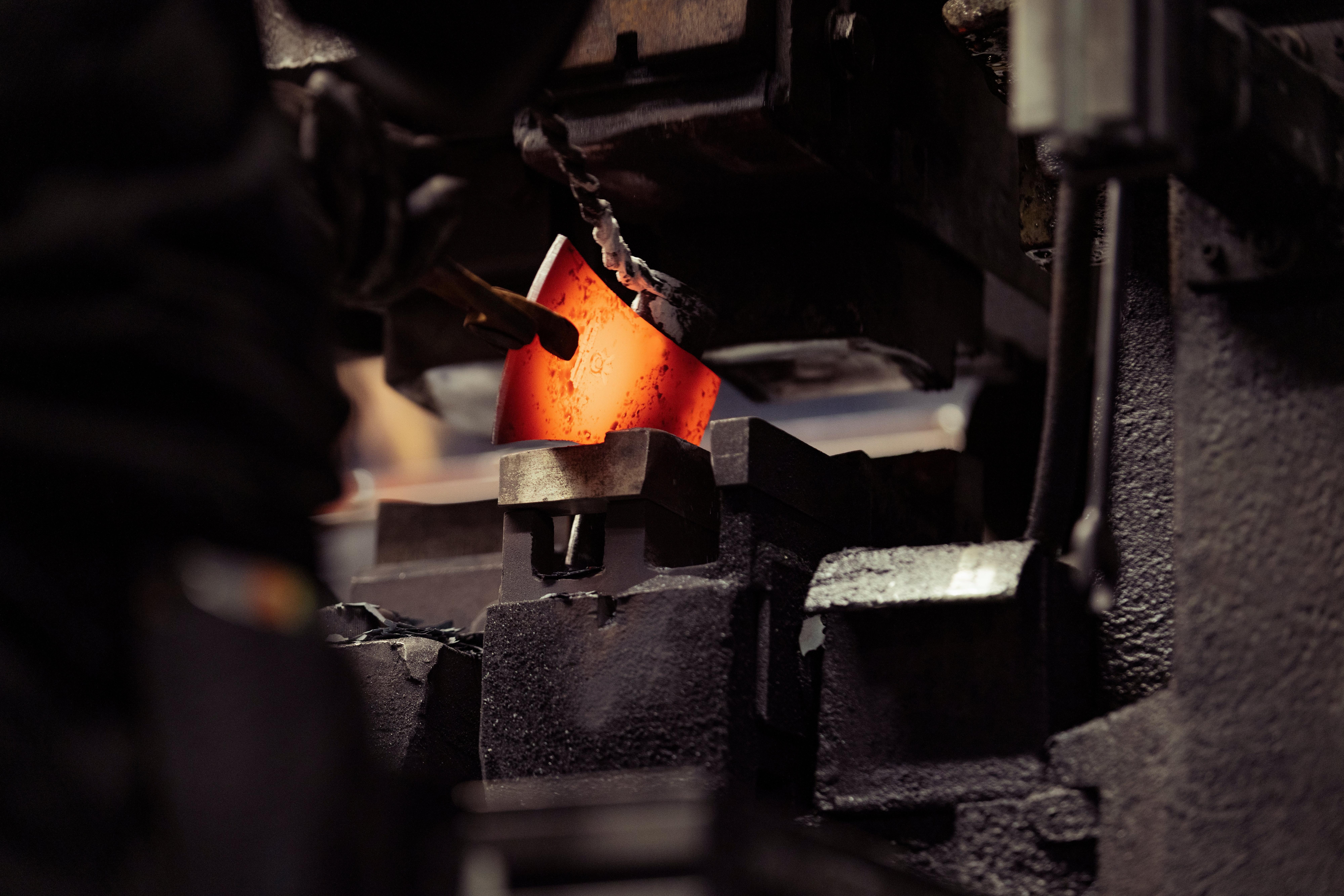 Les outils de la forge : Fabrication d'une pince (process complet