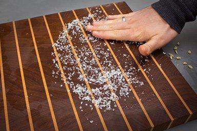 Cómo cuidar una tabla de cortar de madera?