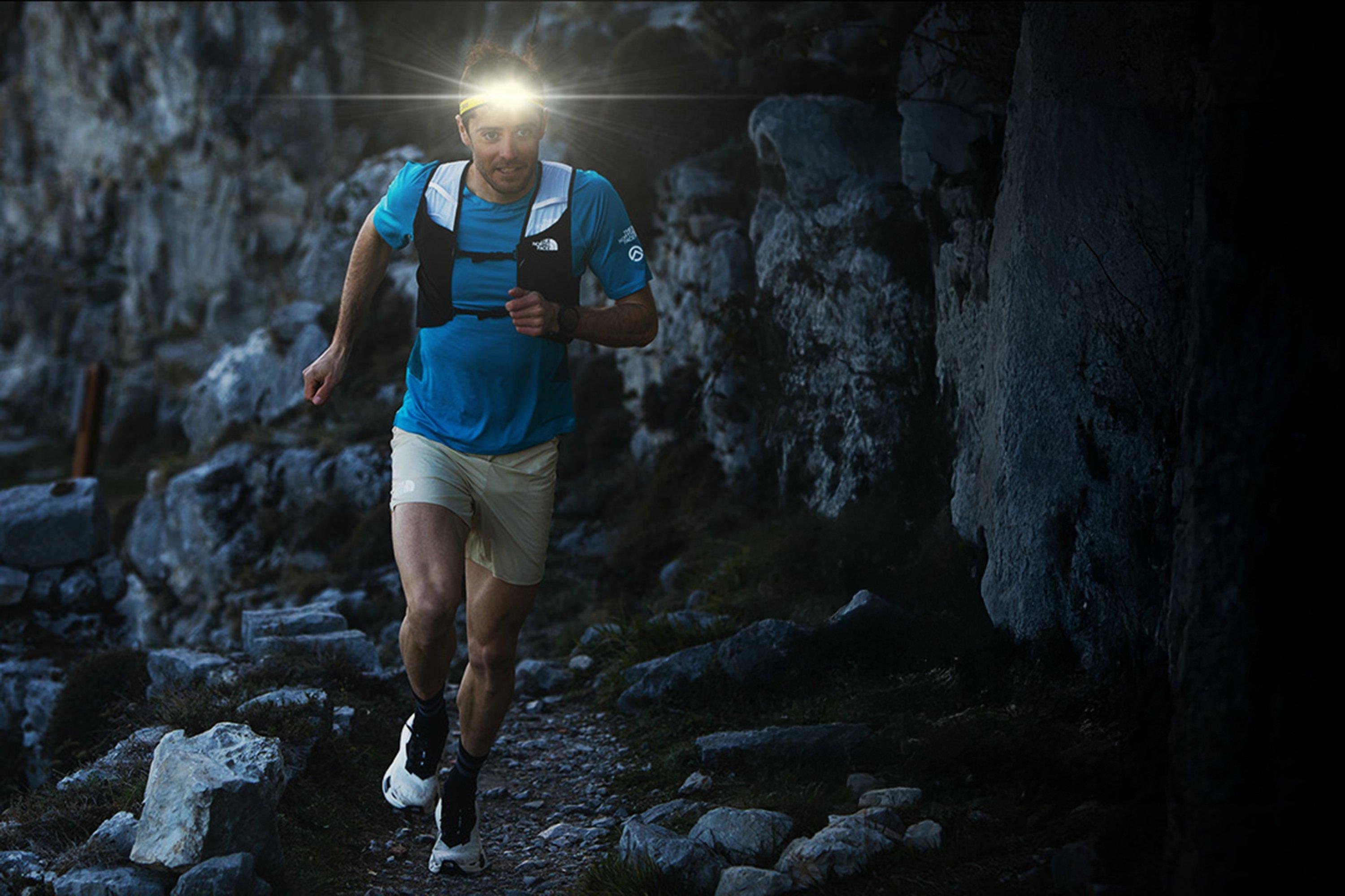 Nova NiteCore UT27 Dual Beam 2024: A melhor lanterna de cabeça para amantes do outdoor, corredores de trilhas e aventureiros