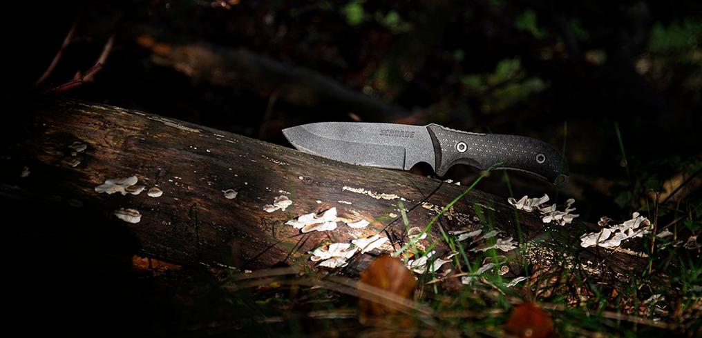  Morakniv Carbon Steel Fixed-Blade Bushcraft Knife