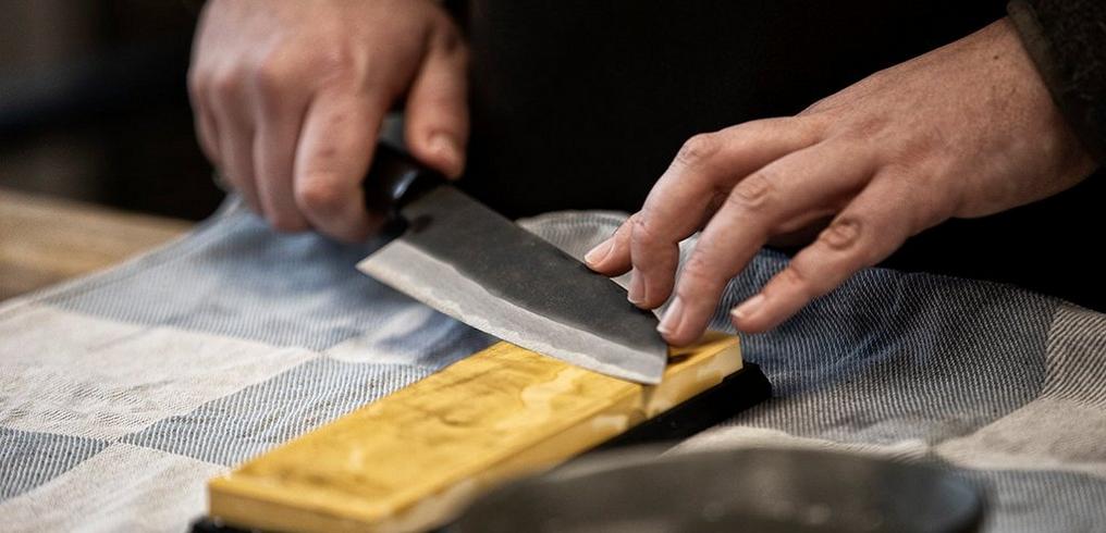 Maintaining a kitchen knife