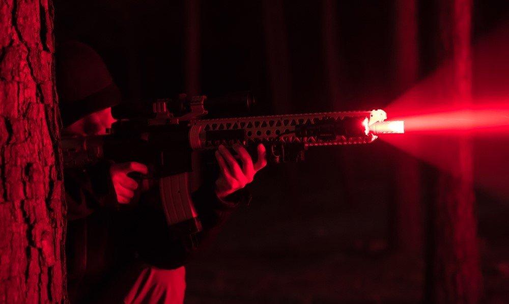 Zaklampen met rood licht: waar gebruik je dat eigenlijk voor?