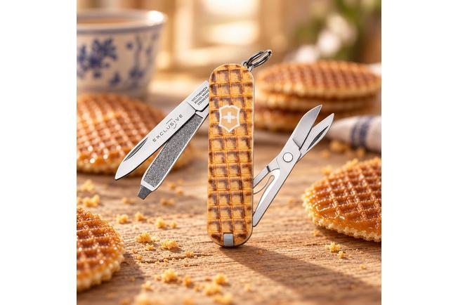 Image pour Victorinox Classic SD Stroopwafel Edition 0.6223.7R2 Knivesandtools Exclusive, couteau suisse