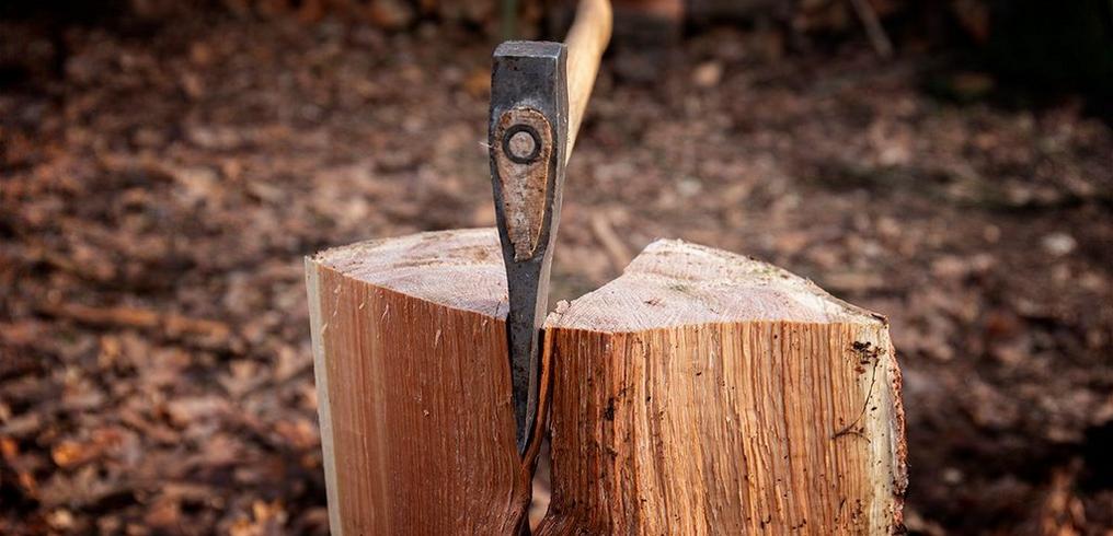 Chopper Wooden Axe - # 1 Splitting Maul Axe – Powerful Log Splitting Action  – Spring Activated Levers Separate Wood – 6.25# Cast Iron Head – 32”  Hickory Handle – Great for Camping, Wood Stoves and Fir 