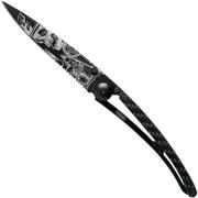 Deejo Tattoo Serrated Black 37g, Carbon fibre, Ride or Die 1GC000511 coltello da tasca