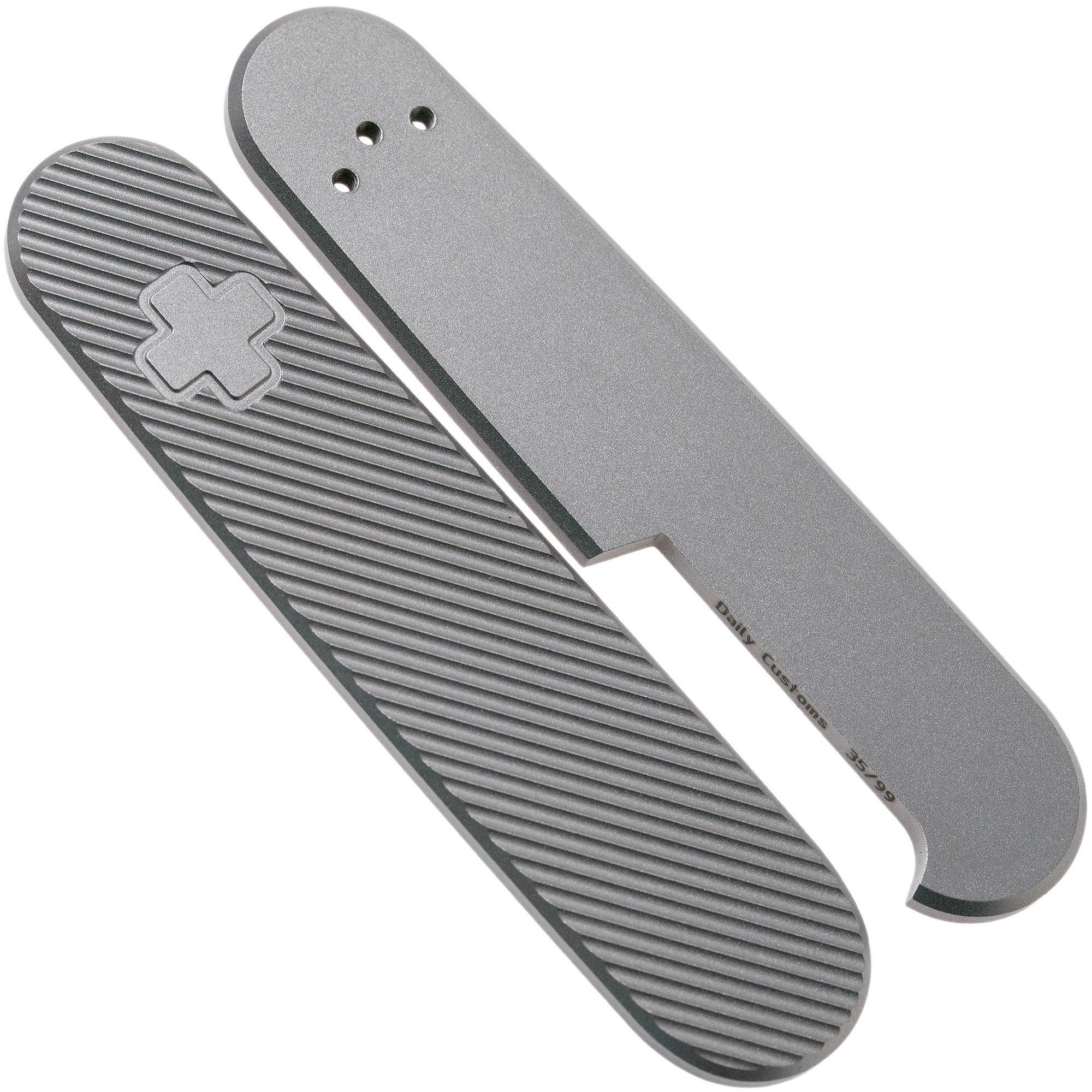 Daily Customs 91.2 35 Angle Pattern, Titanium P10008995 Victorinox Griffschalen