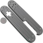 Daily Customs 91.3 Fluted BS Pattern, Titanium P10012437 côtes pour Victorinox