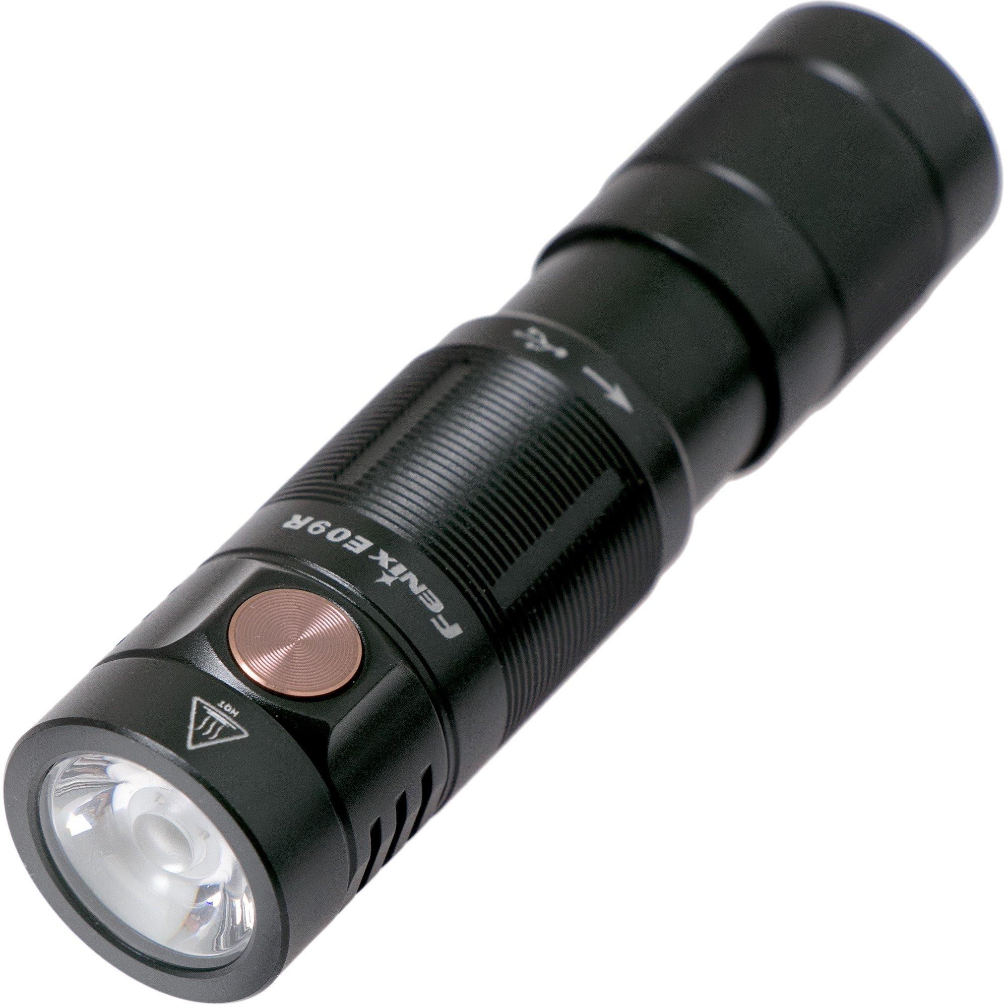Fenix E18R LED-Taschenlampe – 750 Lumen, Wiederaufladbar, Magnetisches Laden, Kompakt