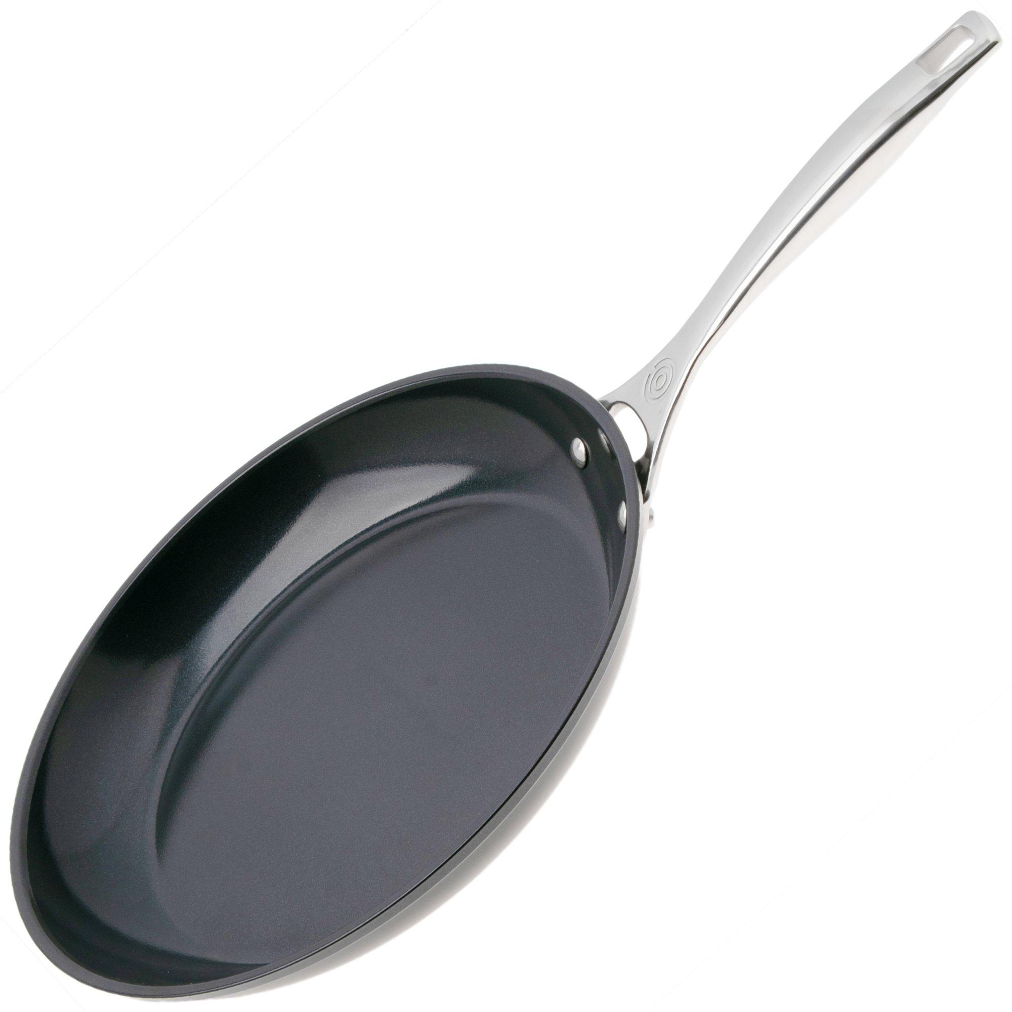 Cast Iron vs Granite Pan : Which is Better for Cooking