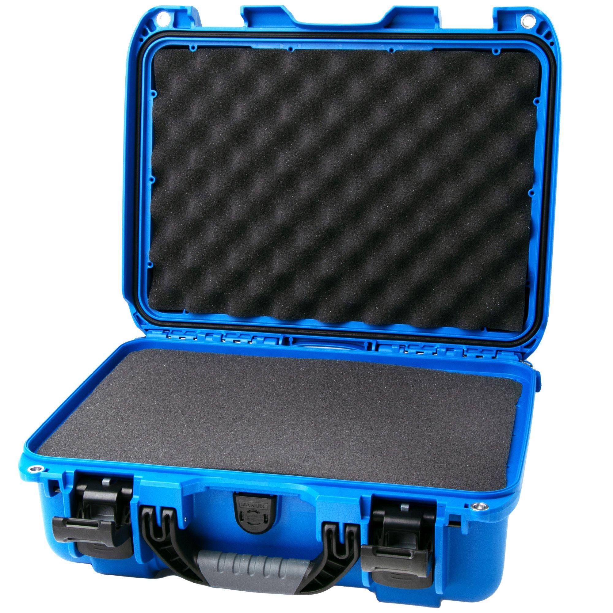 Nanuk 920 case containing moulded foam, blue