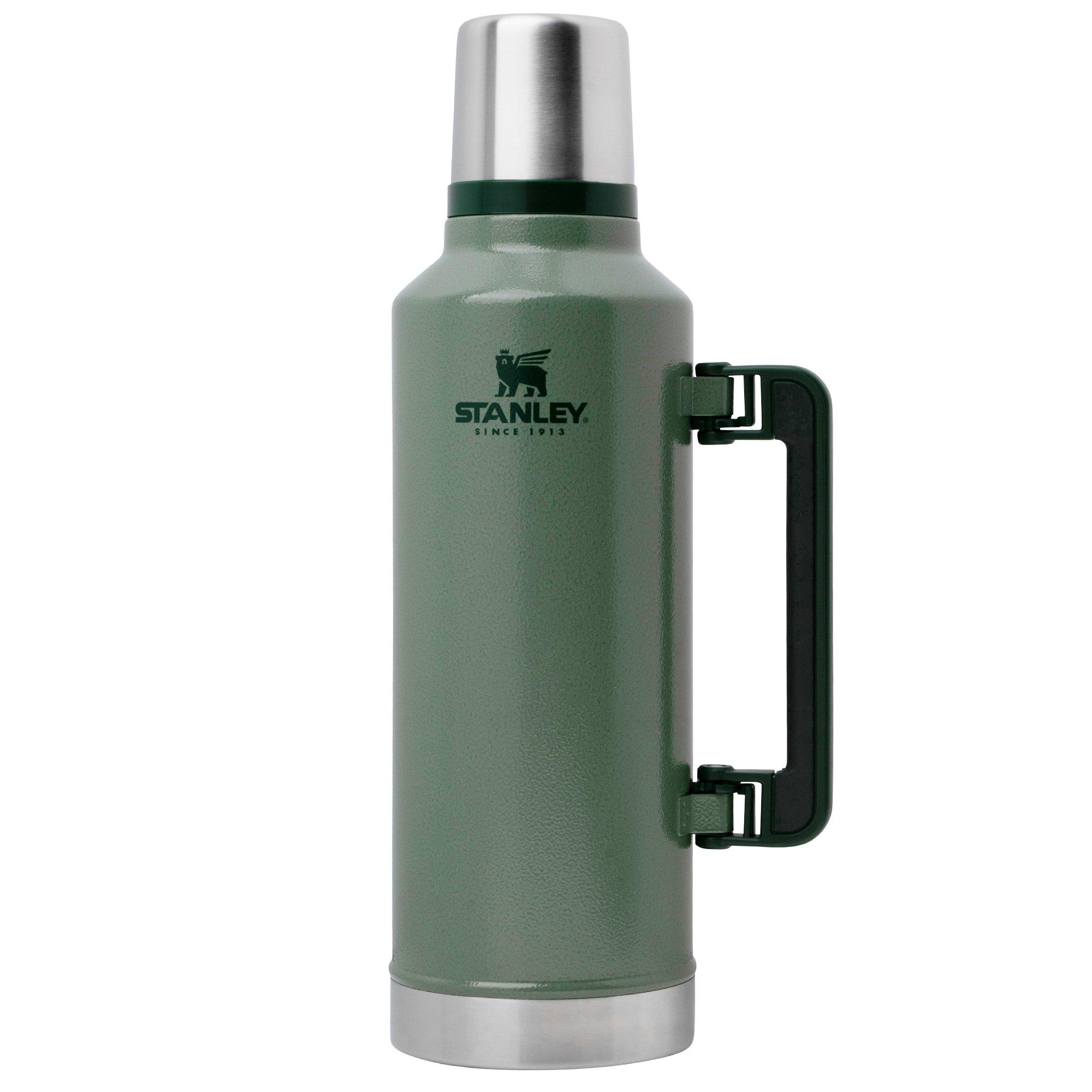 Stanley The Legendary Classic Bottle 2.5QT, Hammertone Green 10-07935-044 insulated bottle with pour-through stopper and cup, 2.3L