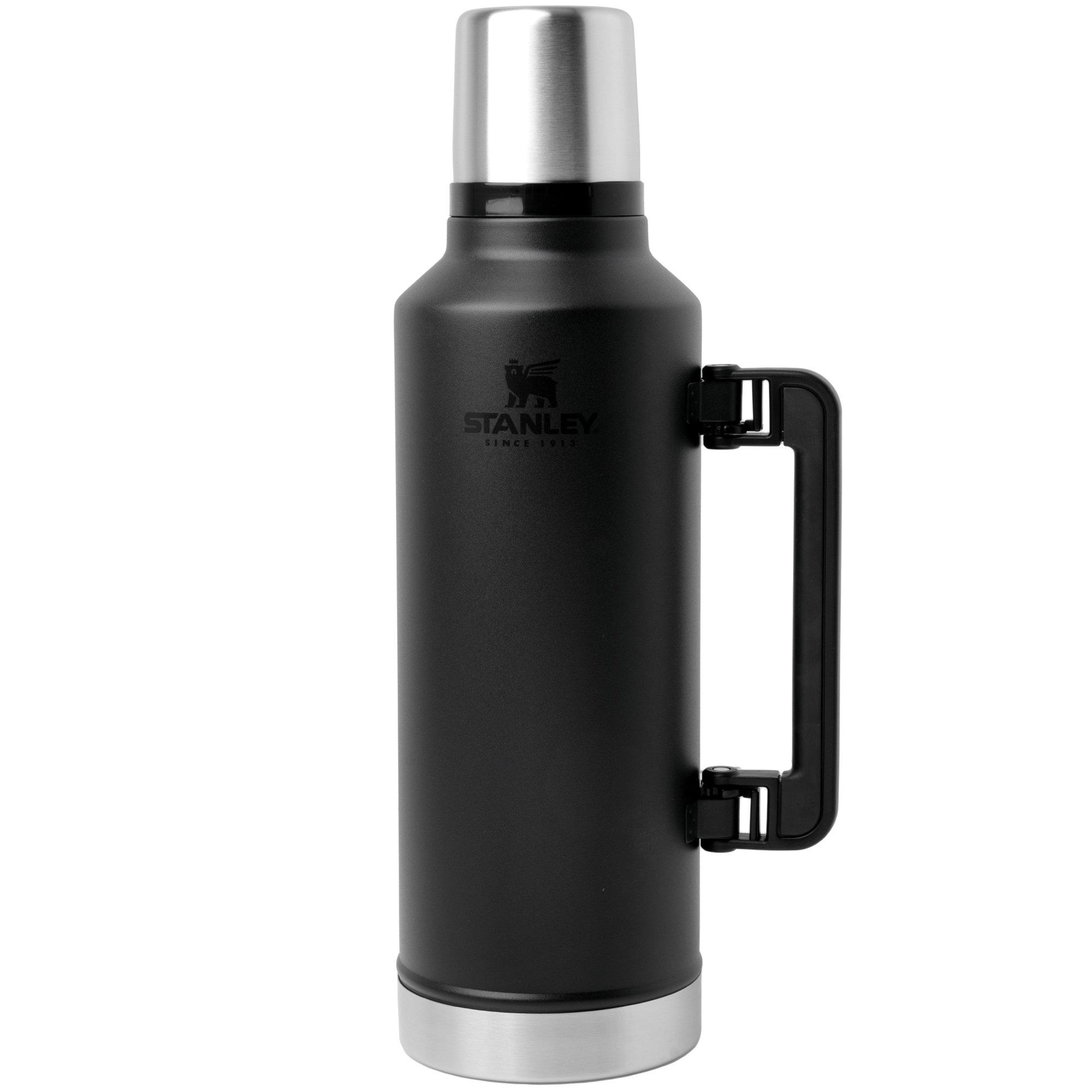 Stanley The Legendary Classic Bottle 2.0 2.5QT, Black 10-11349-0017 insulated bottle with pour-through stopper and cup, 2.3L